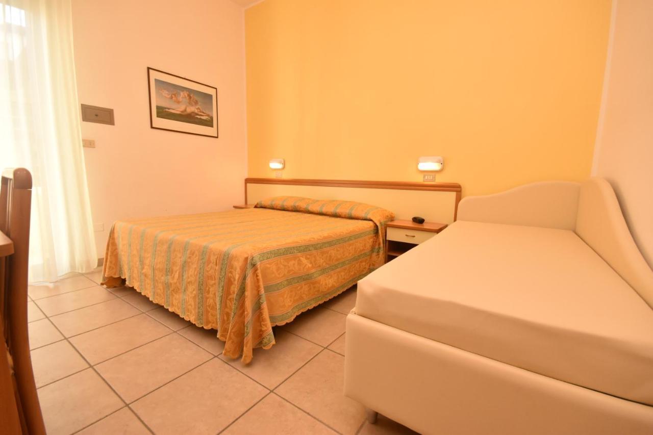 Hotel Thea Bellaria-Igea Marina Exterior photo