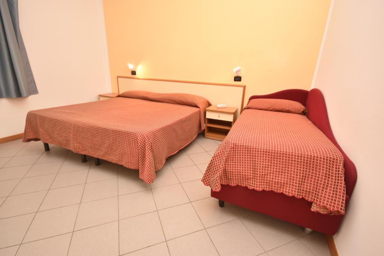 Hotel Thea Bellaria-Igea Marina Exterior photo